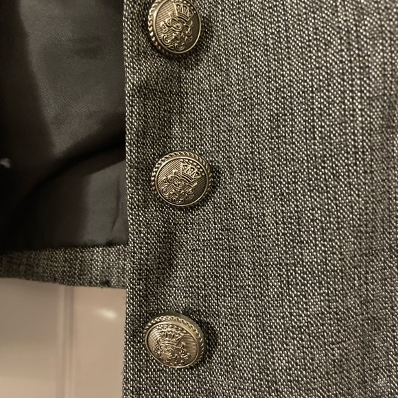 5$ ADD ON! Beautiful and unique sleeveless blazer from Suzy Shier! - Picture 3 of 3